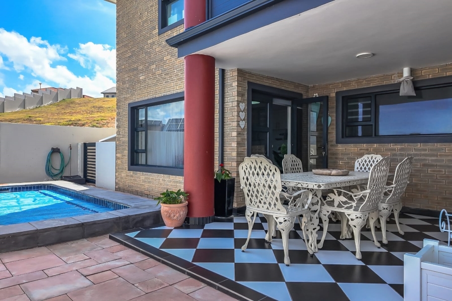 4 Bedroom Property for Sale in Monte Christo Western Cape